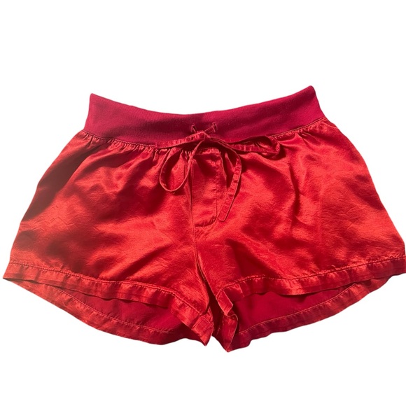 PJ Harlow Red Mikel Satin Sleep Shorts Size Medium - Picture 2 of 5